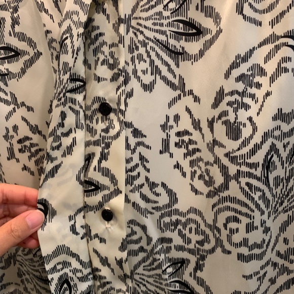 Yves Venet vintage 80s patterned silky flowy mockneck blouse - Picture 3 of 9